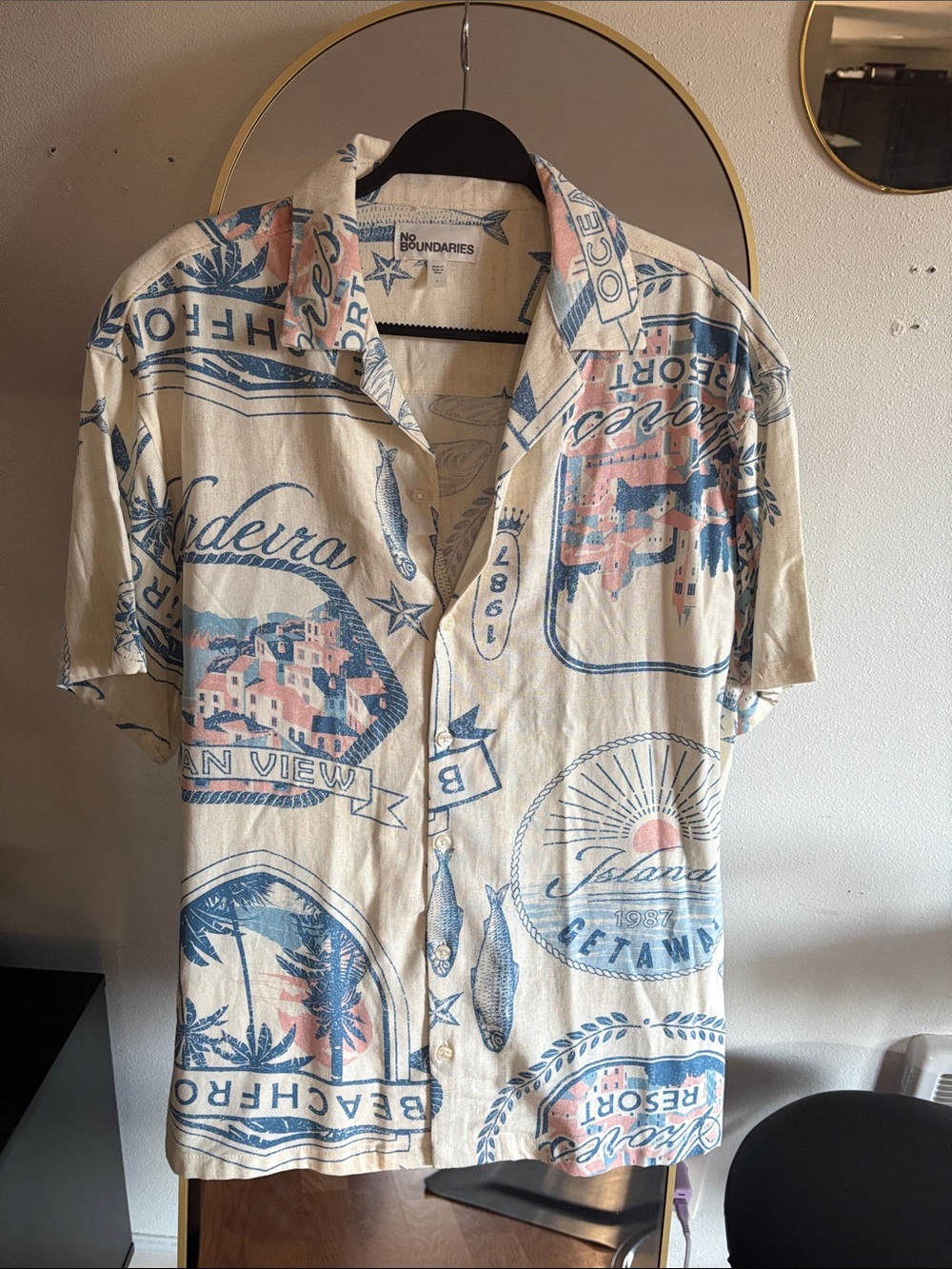No Boundaries Men's Cream Tropical Print Short-Sleeve Shirt